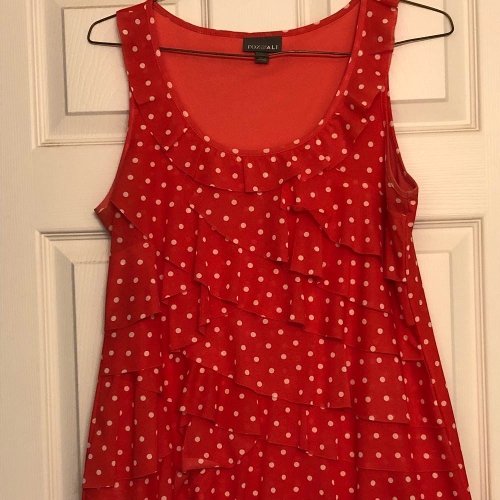 Ladies sleeveless blouse.